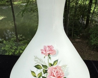 Wedgwood Hathaway Rose Knock Off bone china bud vase Beautiful!