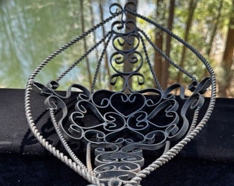 VTG Ornate 15” Black Wrought Iron Oval Fruit Bowl Table Centerpiece Beautiful! B