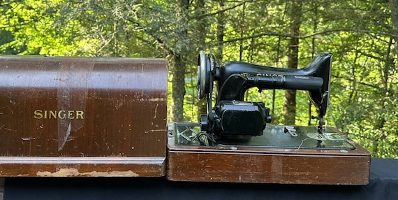 Coffret en bois de machine à coudre Singer antique de 1926 Entretien  professionnel Vidéo -  Canada