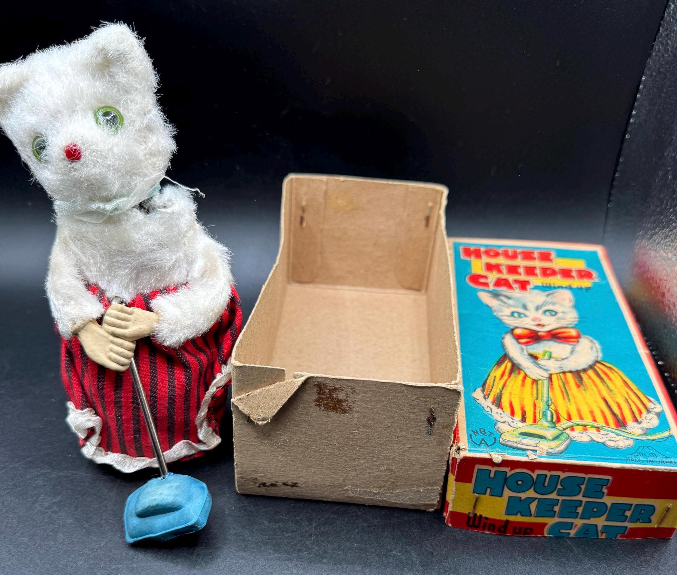 Vintage 1950s Wind-up House Keeper Vacuuming Cat - N.G.T Japan in