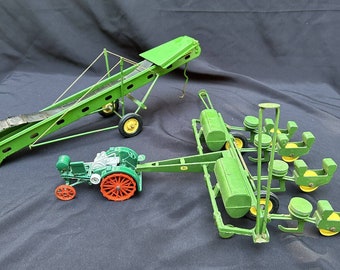 Vintage John Deere 4-Row Planter ,Elevator & Tractor Lot By Ertl -S12