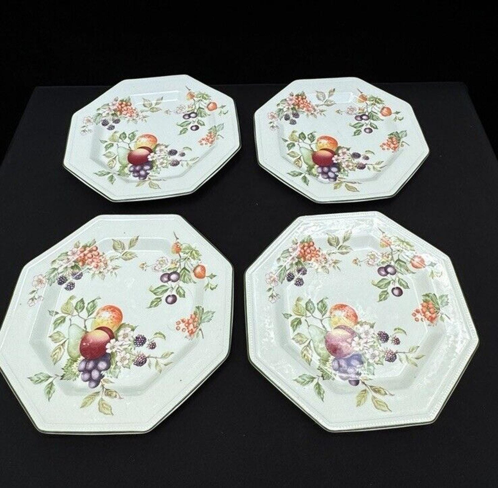 4 Johnson Brothers FRESH FRUIT Design 10” Dinner Plates Nice! S1