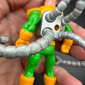 Figura de acción de Marvel Doctor Dr. Octopus Spider-Man de 4 pulgadas Doc Oc 1995 Vintage imagen 6