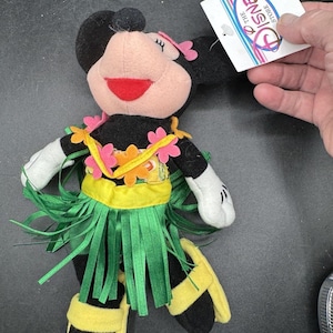Vtg 1990’s Disney Store Bean Bag Plush - HULA MINNIE Mickey Mouse 9.5” image 2