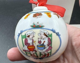 Vintage Hutschenreuther Germany 1996 Christmas Ball Ornament New In Box!