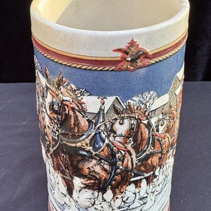 Jarra navideña de cerámica Clydesdales de Anheuser-Busch Budweiser de 1989