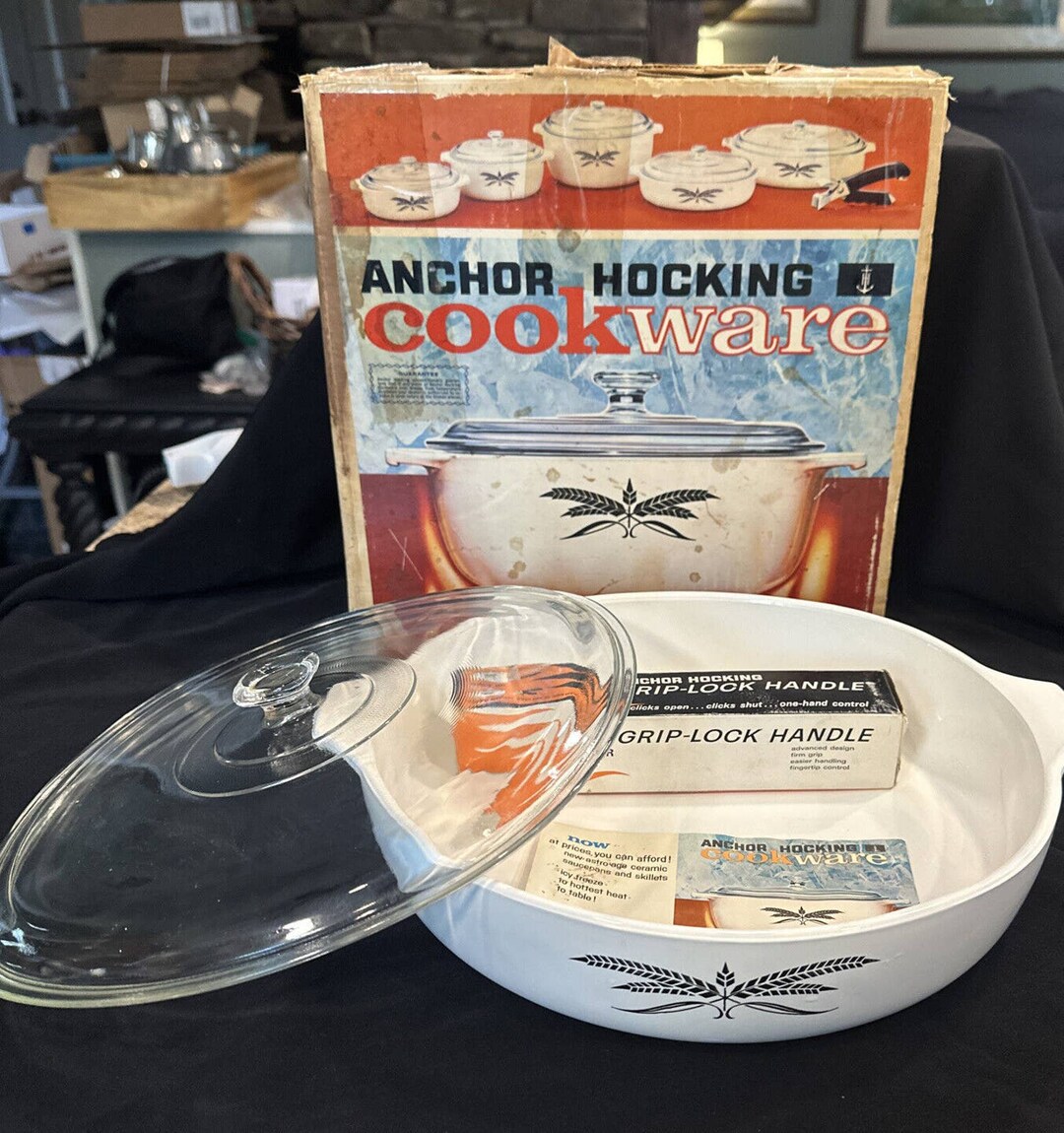 New anchor hocking microwave cookware 10 1 2 skillet handle box