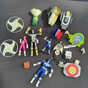 Lote vintage raro de figuras de acción usadas de los Power Rangers, juguetes y más - T20