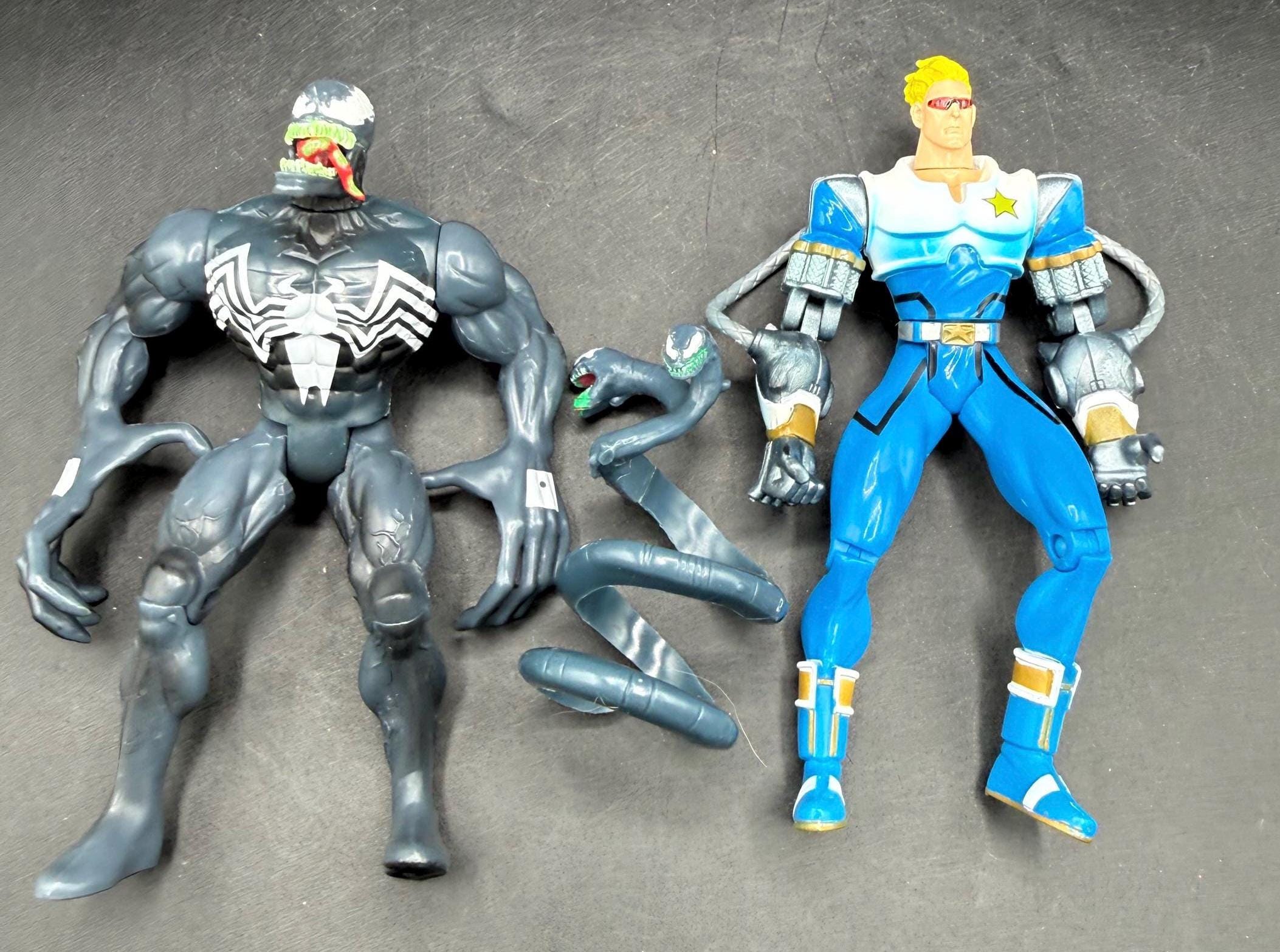 【未開封】MARVEL VS. CAPCOM TOYBIZアクションフィギュア il_fullxfull.7718240353_51eb.jpg
