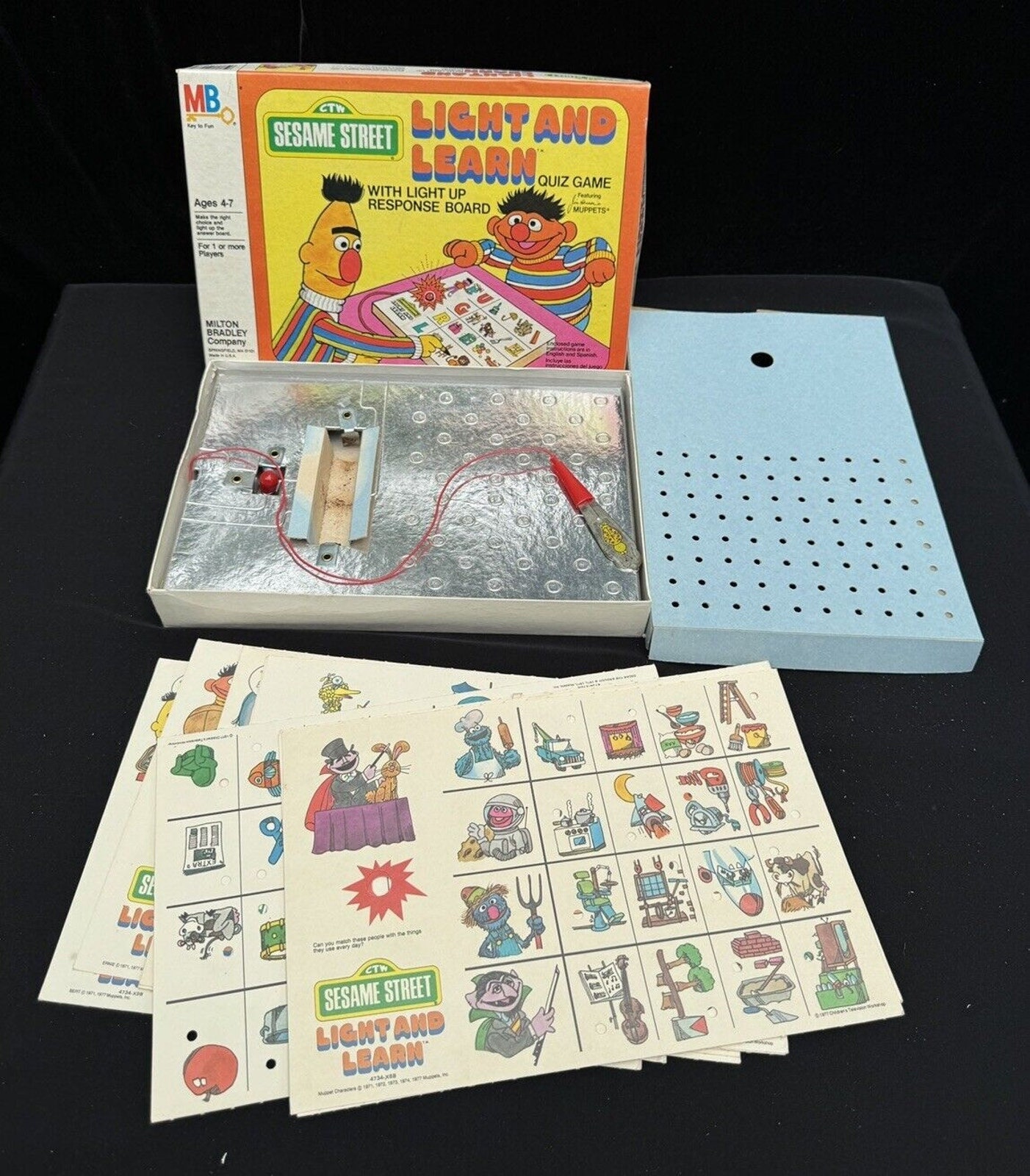 VINTAGE 1977 Milton Bradley Sesame Street Light & Learn