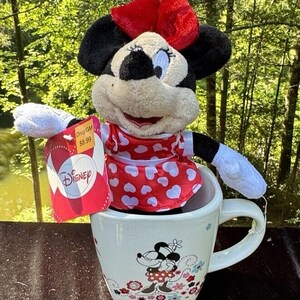Disney Minnie Mouse Love Hearts Ceramic Coffee Mug & Plush Doll New! -C9 image 1