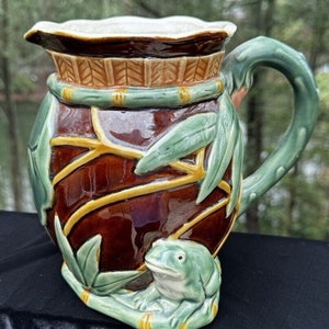 Vintage Majolica Ceramic Pitcher Frog Bamboo & Lily Pads 32 fl oz Excellent!