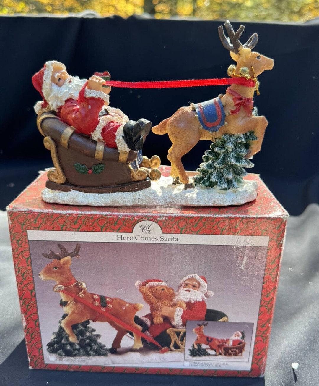 2000 “here Comes Santa” Santa Claus Riding Sleigh Resin Figure in