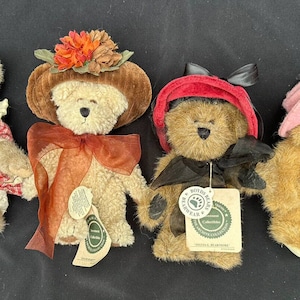 Boyds Bears Gefüllte Häschen & Bären mit Hüten Lot Von 4 Bild 1