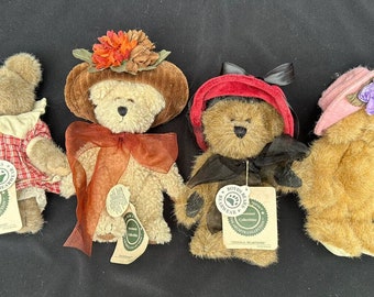 Boyds Bears Stuffed Bunny & Bears With Hats Lot Of 4