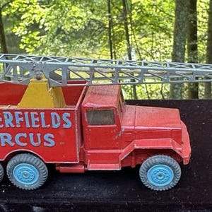 Camión de juguete de metal fundido a presión Corgi de los años 50 del Circo Chipperfields International -T31