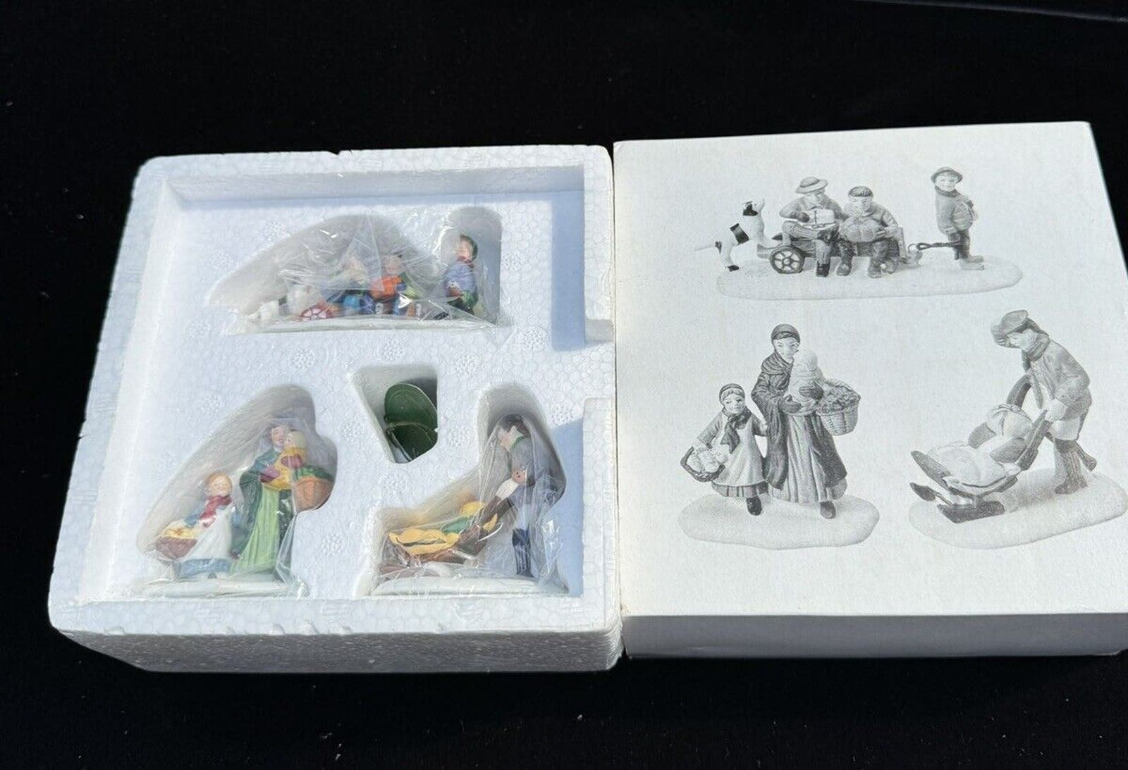 Dept 56 Heritage Village Collection Market Day #5641-3 Christmas
