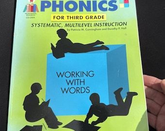 Fonética mes a mes para tercer grado: instrucción sistemática y multinivel.