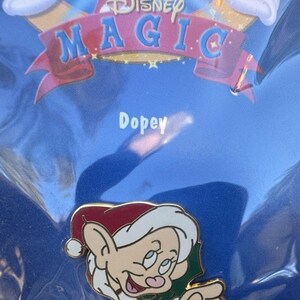 Disney Pin 16963 tienda Dopey 12 meses de magia corona navideña Blancanieves ¡Nuevo! imagen 2