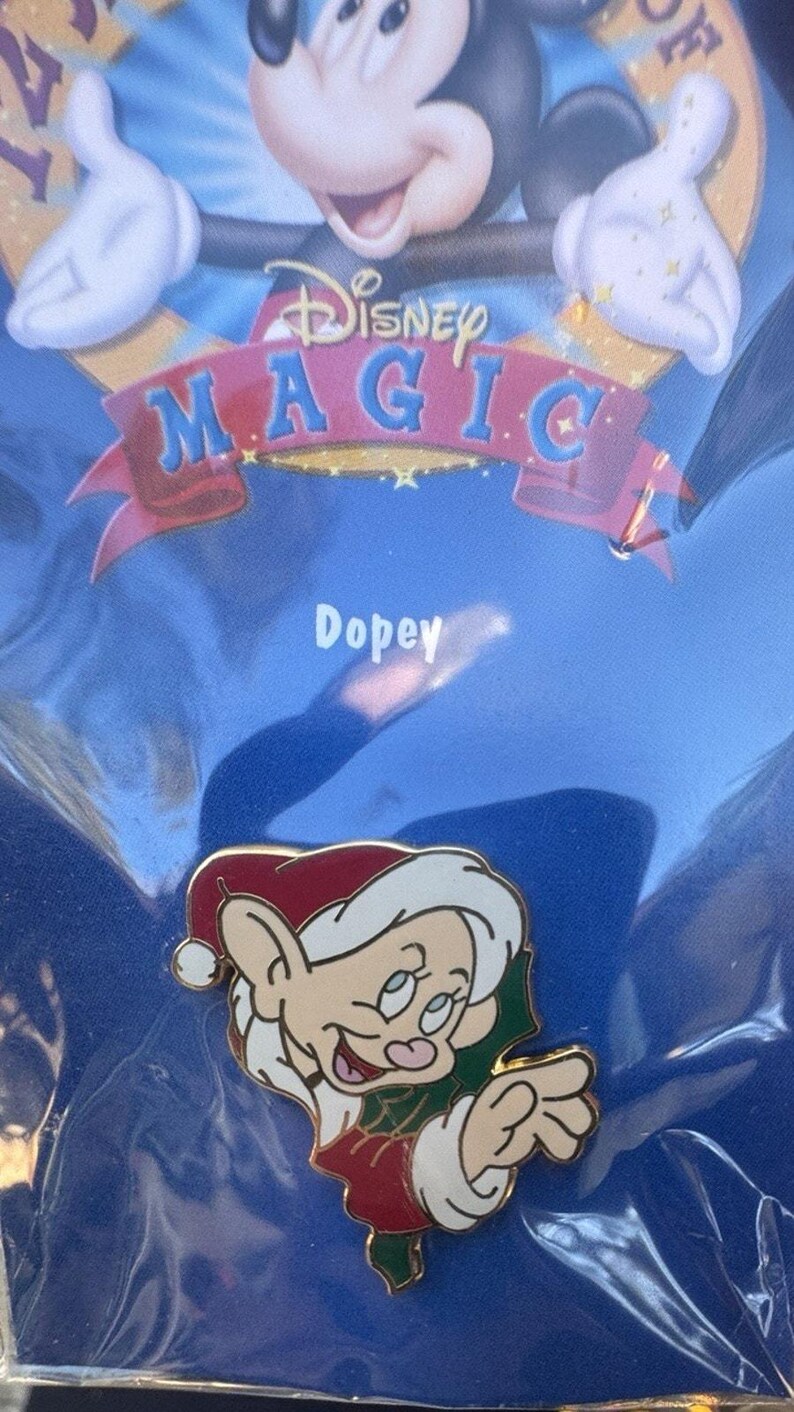 Disney Pin 16963 tienda Dopey 12 meses de magia corona navideña Blancanieves ¡Nuevo! imagen 2
