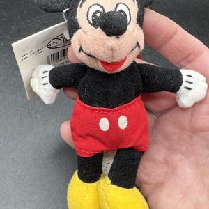 New 1990’s Disney Store Mickey Mouse Bean Bag 4” Keychain Mini Plush Clip NWT! image 6