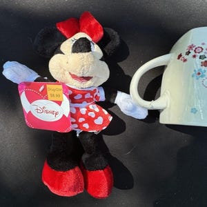Disney Minnie Mouse Love Hearts Ceramic Coffee Mug & Plush Doll New! -C9 image 6