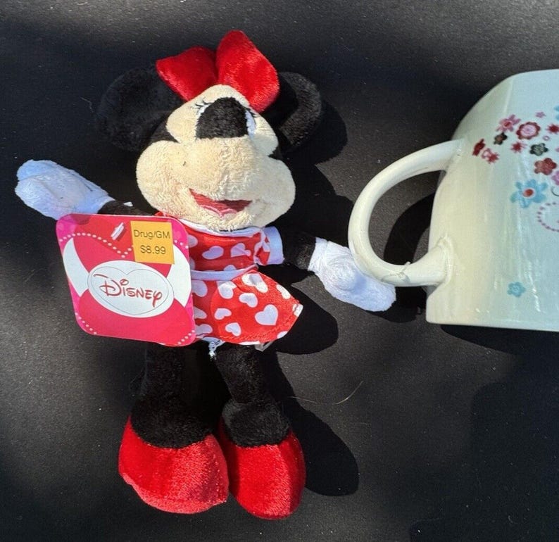 Disney Minnie Mouse Love Hearts Ceramic Coffee Mug & Plush Doll New! -C9 image 6