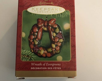 Mint In Box! Hallmark Keepsake 2001 Wreath of Evergreens Pressed Tin -3H