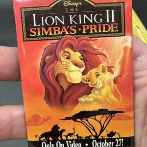 Disney Store Cast Member The LION KING 2 SIMBAS Pride - Video Promo Pin