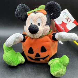 Figura de peluche de Mickey Mouse, Jack O'Lantern, calabaza de Halloween, DS1 de Disney Store imagen 2