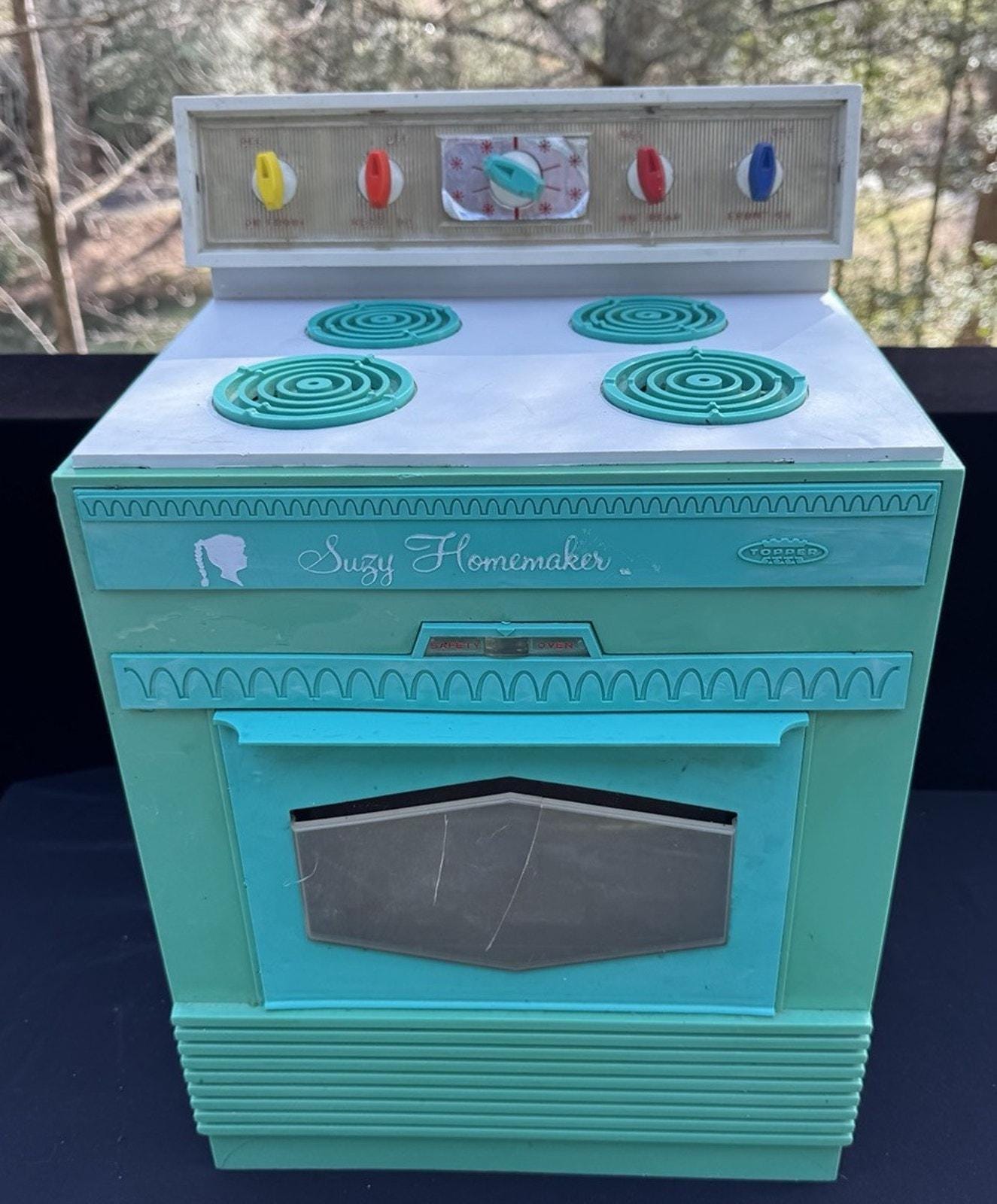 O•vintage Working 1960s Topper Suzy Homemaker Easy Bake