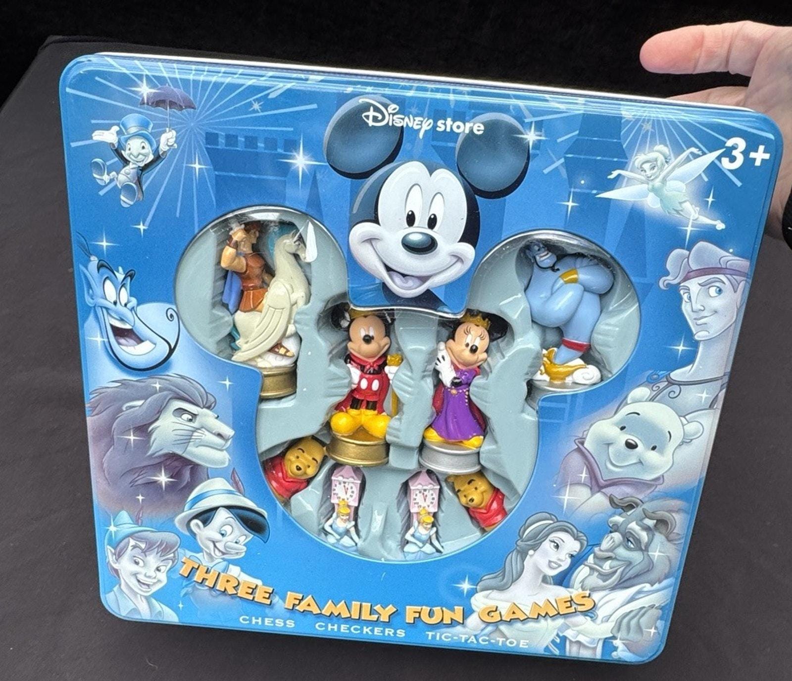 DisneyStore キャラクターピンバッジ チェス32個 Disney