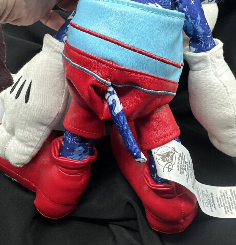 Ny Disney Parks Musse Pigg Plysch 14” Broderad Mellanstorlek bild 4
