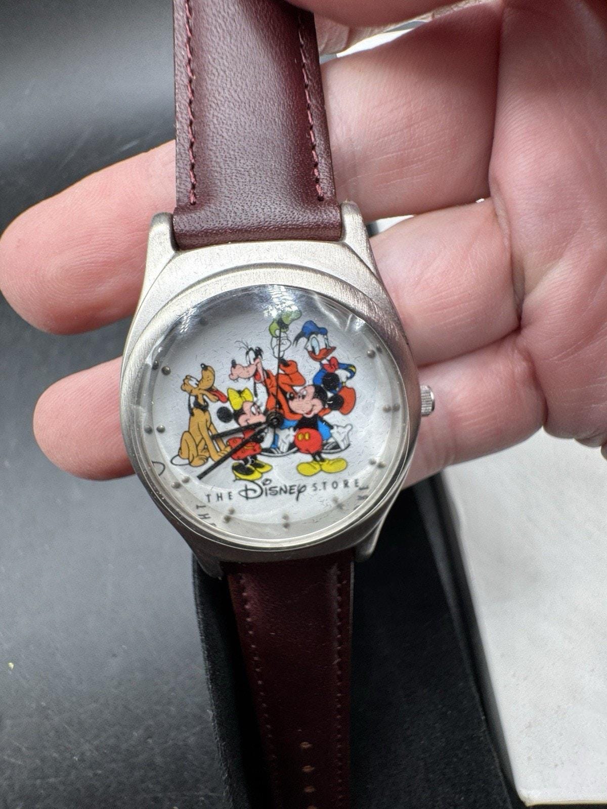 希少 - キャストメンバー限定ミッキーマウス ディズニーストアウォッチ