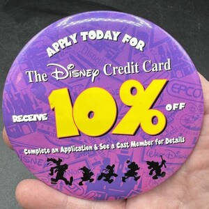 Vintage 3 1/2"Button Disney Credit Card 10% off Cast Mitglied Exclusive Store Pin