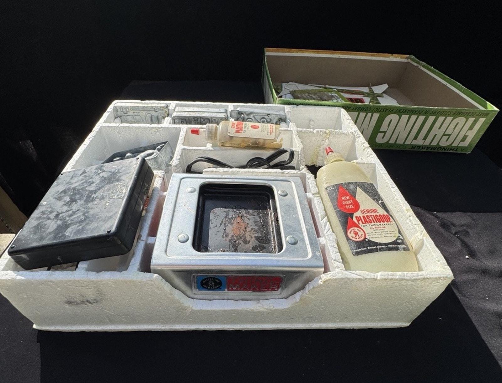 1965 Mattel Thingmaker Fighting Men Toy Plastic Soldier Mold Kit  display picture 1