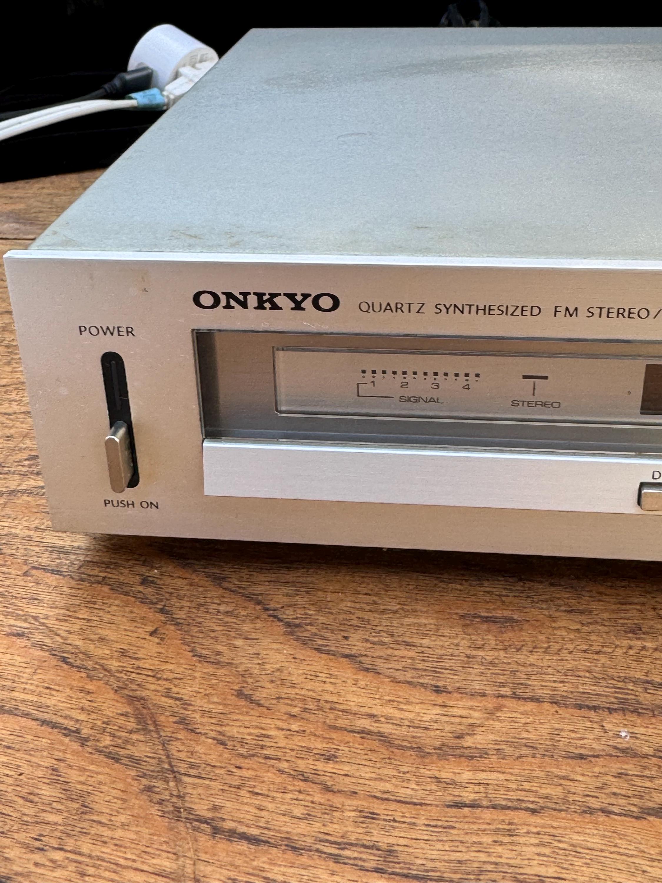 ヴィンテージ Onkyo クォーツシンセサイザー T-25 AM/FM チューナー