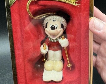 Disney 2004 USA Olympic Rings Logo DONALD DUCK in Toga