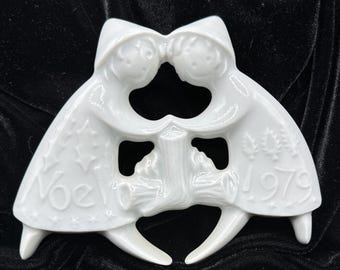 Lovely 1979 Haviland Limoges ANGELS 'A WARMING Christmas Ornament France -S1Q