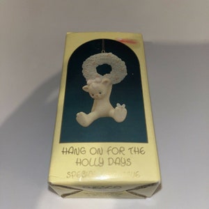 Nieuw Precious Moments-ornament Hang On For The Holly Days #520292 1988 Special Issue H