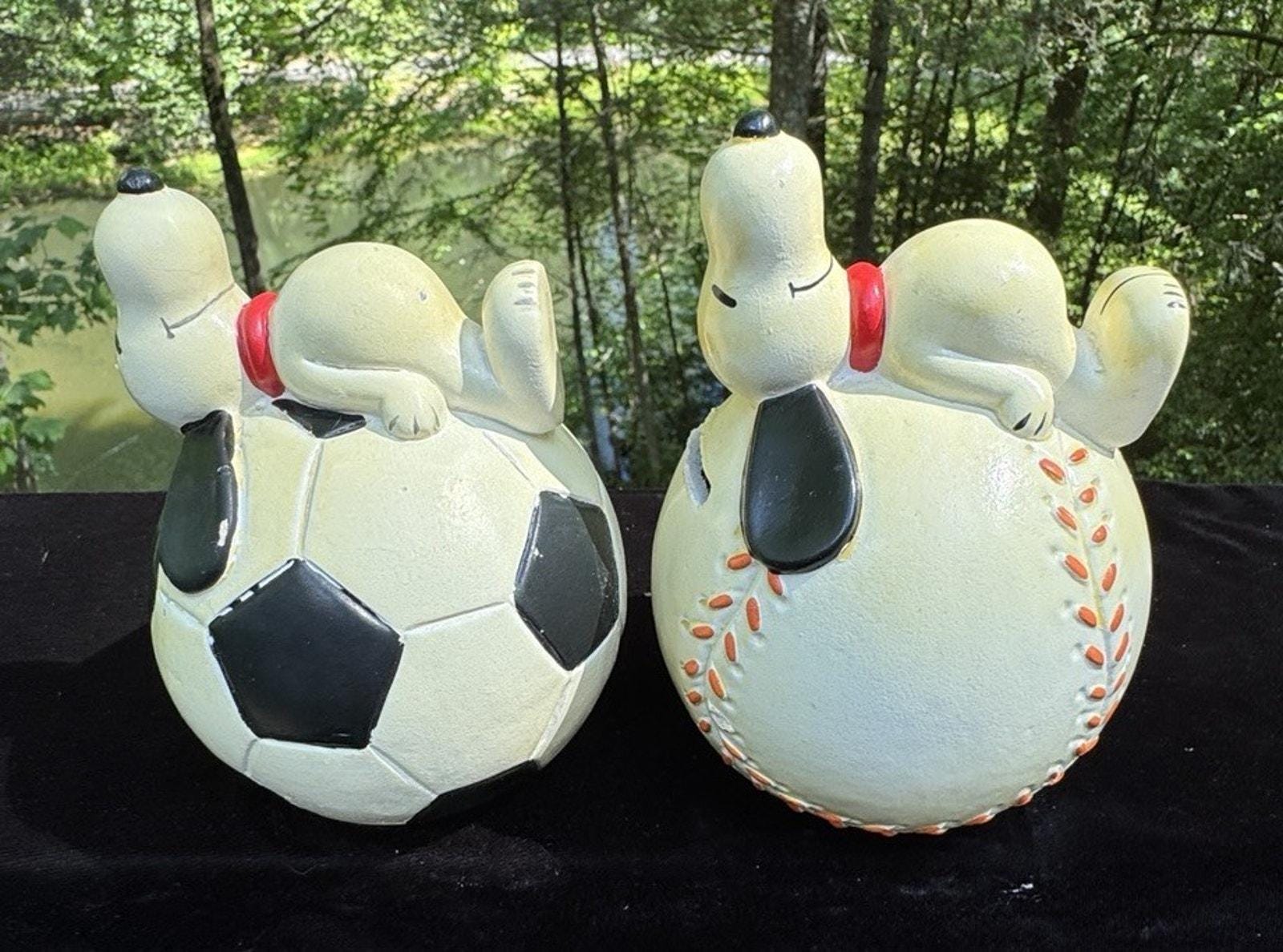 1960年代のヴィンテージ スヌーピー サッカー＆野球ボール 貯金箱