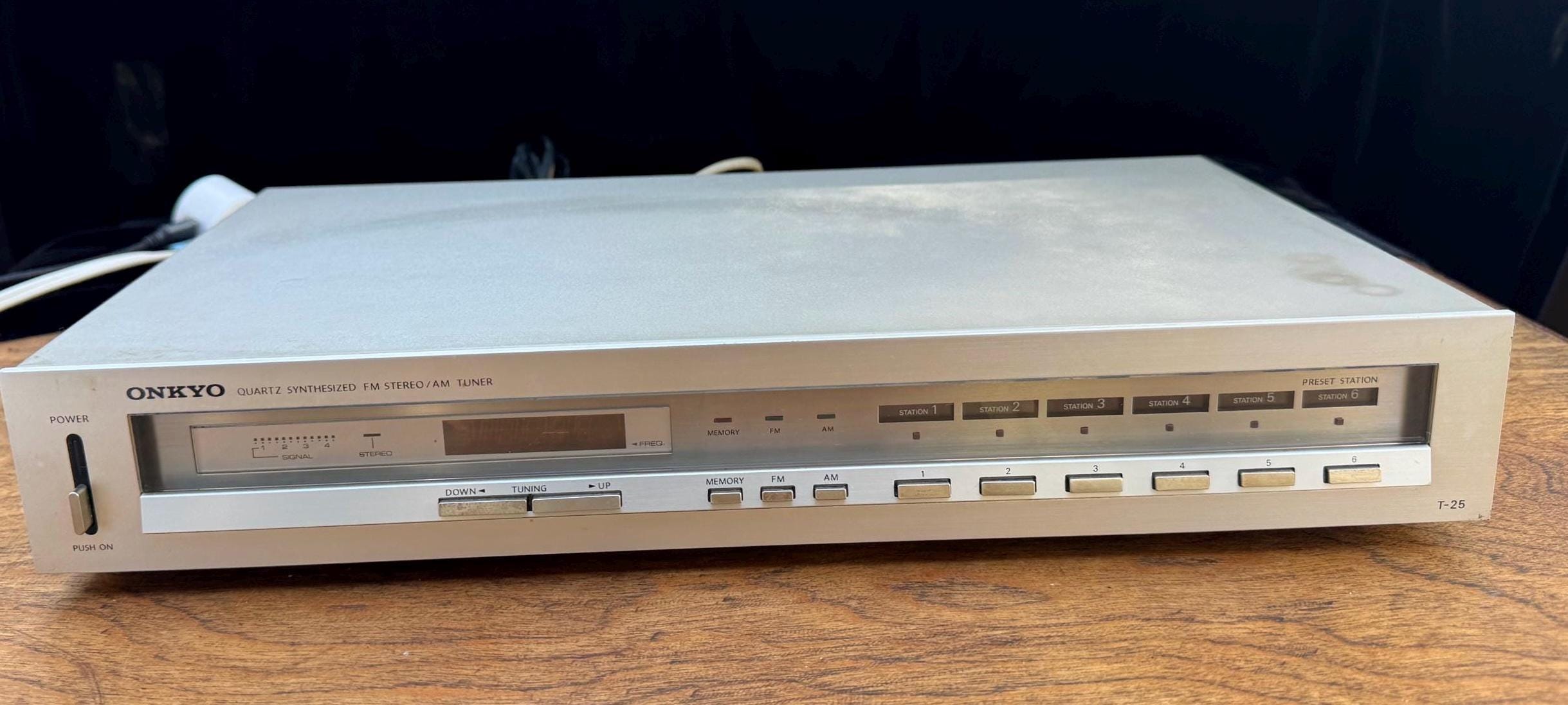 オンキョー    チューナー ヴィンテージ Onkyo クォーツシンセサイザー T-25 AM/FM チューナー
