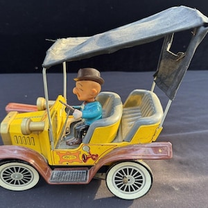Rare Hubley 1961 Mr. Magic Tin Litho Car Battery Operated
