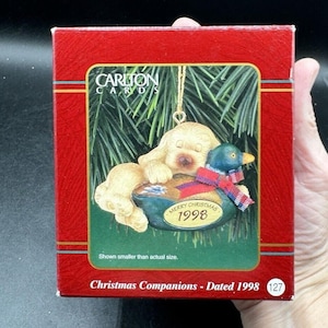 Adorno navideño de Carlton Cards 1998 con motivo del décimo aniversario, 28 D