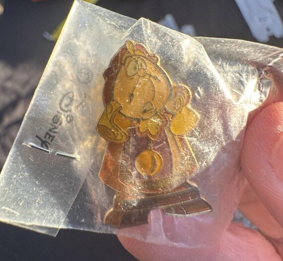 New 1990’s Disney Beauty and the Beast Pin Cogswo… - image 5