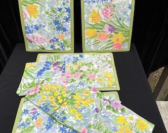 4 Rare 1960's Avocado Green floral Placemats & Matching Napkins Textured