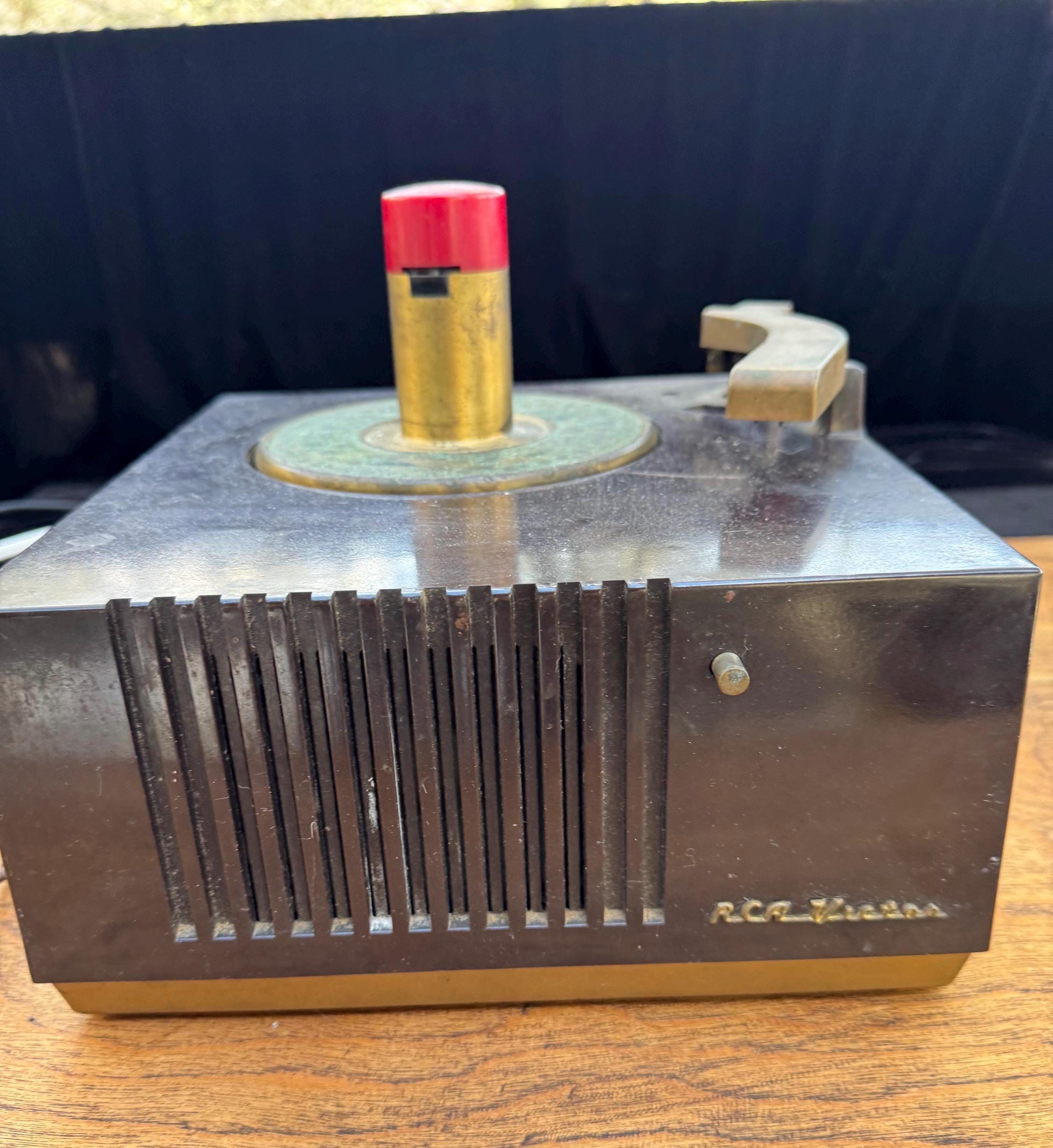 Vintage 1940's RCA Victor Model 9-EY-3 RCA 45 Rpm Record Player