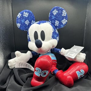 Ny Disney Parks Musse Pigg Plysch 14” Broderad Mellanstorlek bild 1