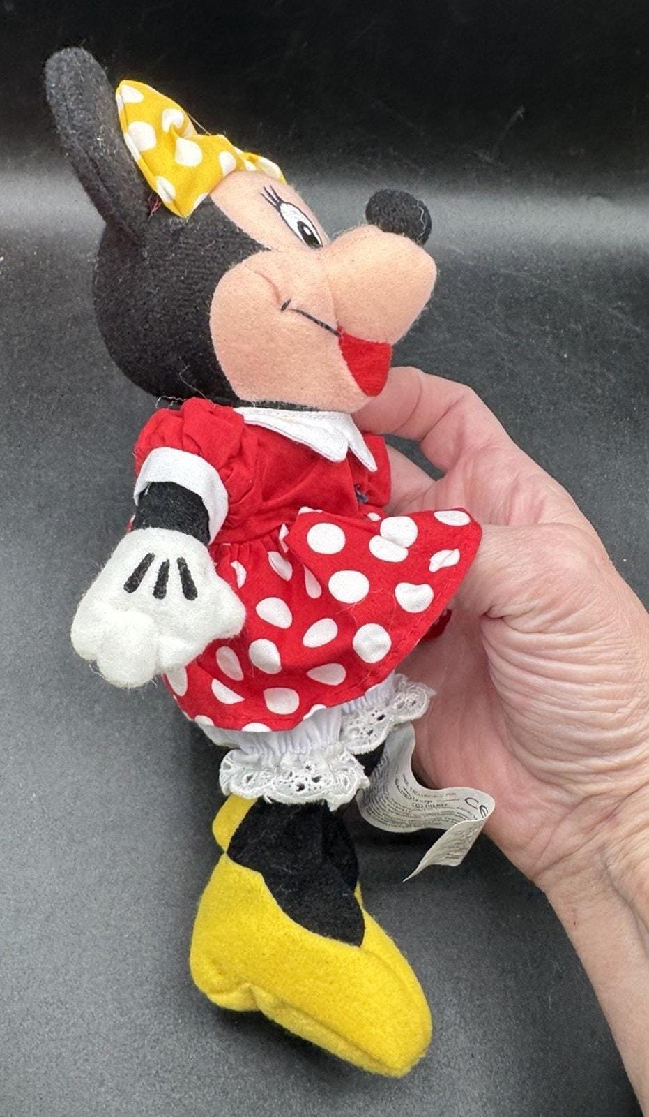 レトロ　黄色リボン　ミニー ぬいぐるみ　Disney ディズニーストア 1990 年代のヴィンテージ、ディズニーストアのイエロー リボン ミニー