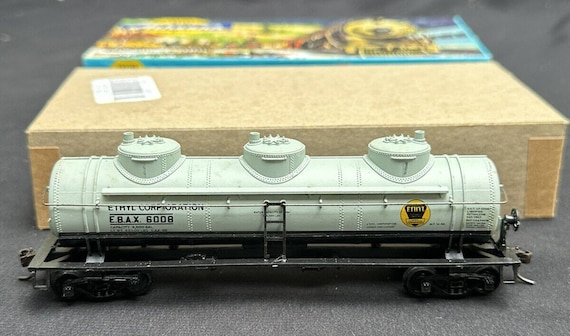 HO Scale Athearn 1507 3 Dome Tank Car Ethyl Corp EBAX 6008